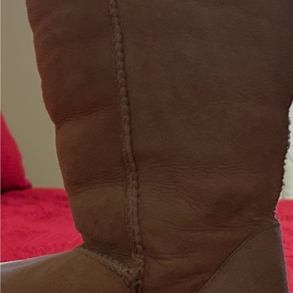UGG Classic Tall boots in women’s 8 - Picture 9 of 13